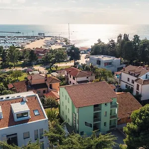 Andrea House With Guest house